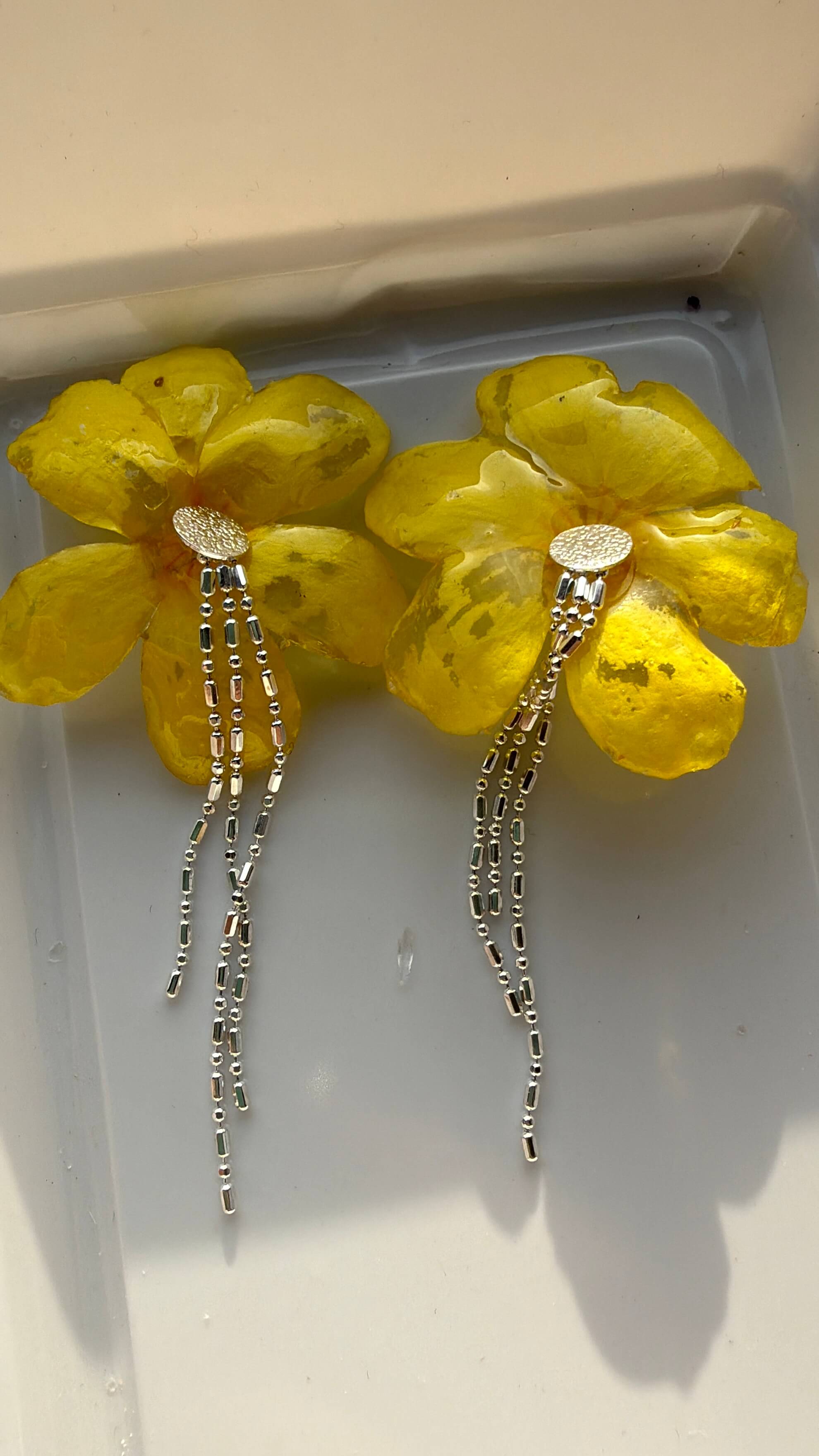 Aros Encanto con flores amarillas 2